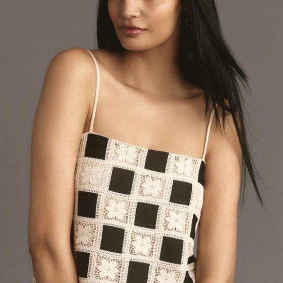 Black and Cream Crochet Square Pattern Top, sz M, adjustable straps, perfect - Picture 1 of 9